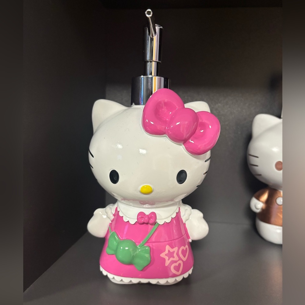 Hello kitty soap dispenser
